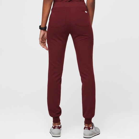 Figs NWT Zamora Jogger Scrubs Burgundy S/P - Picture 2 of 6